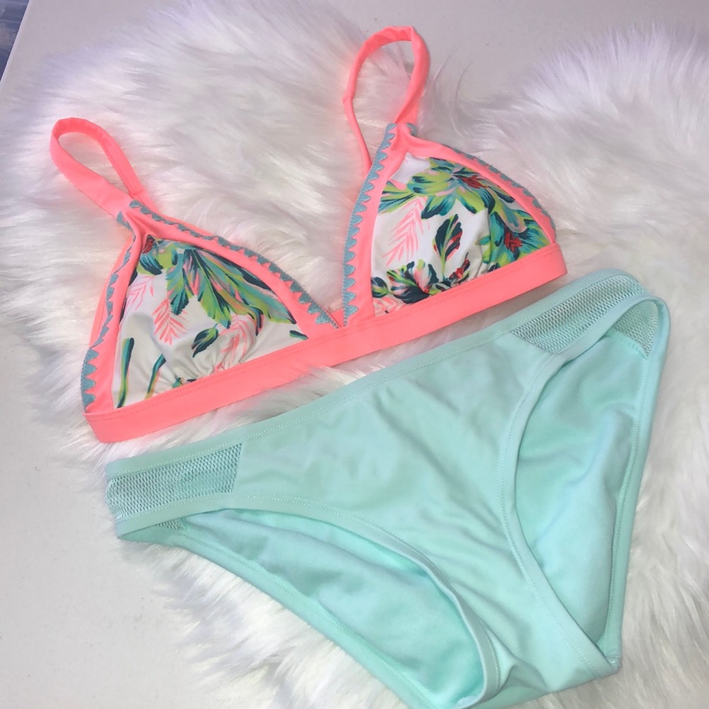 Swimsuit XHILARATION 2pc Bikini size small